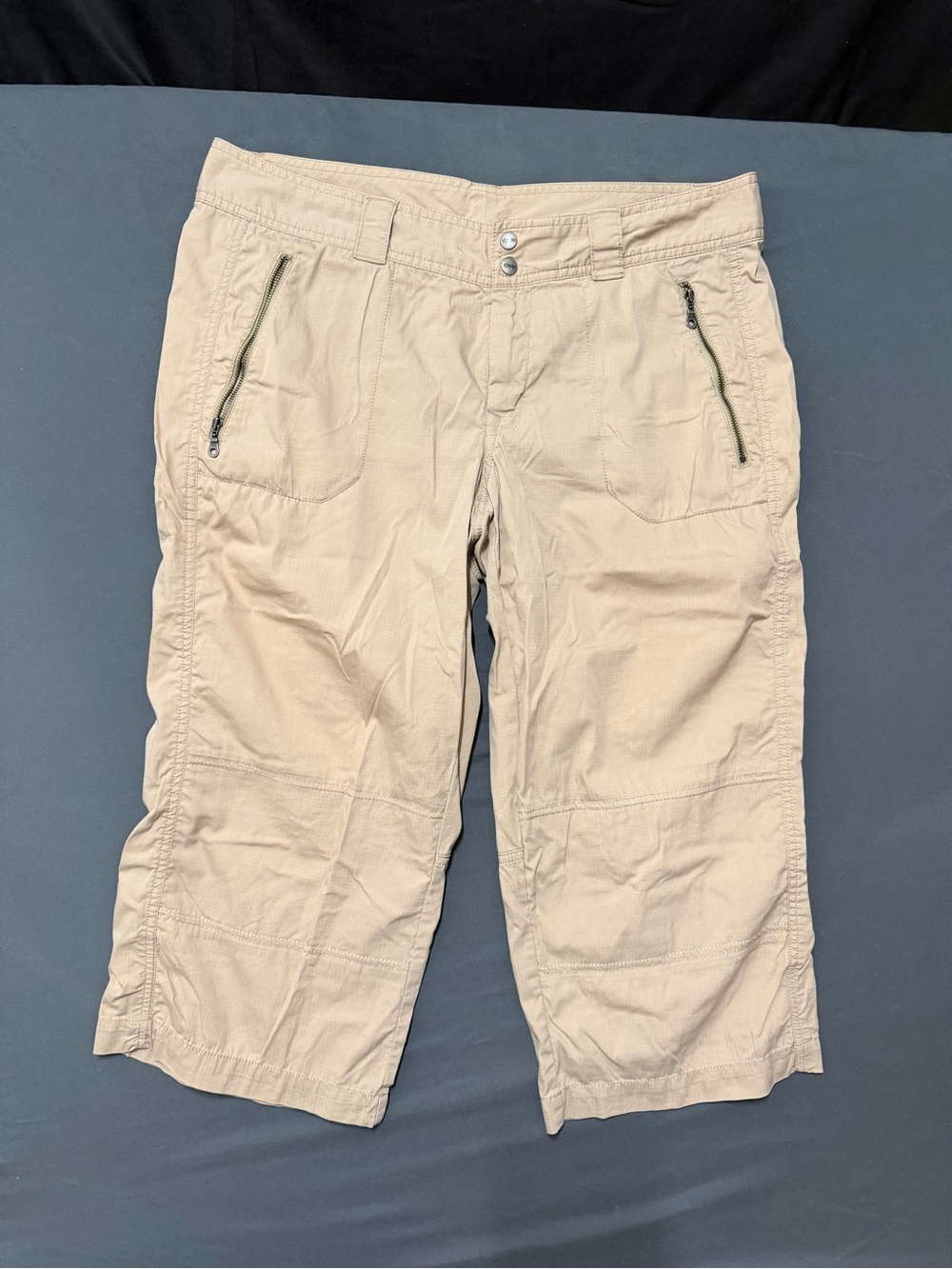 Koppen Beige Women's Cargo Capri Pants